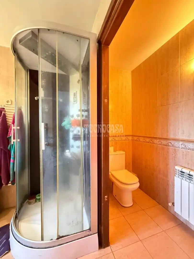 Bathroom of Detached homes for sale in Móstoles
