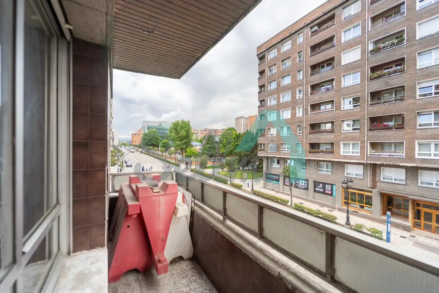 Vista exterior de Piso en venta en Oviedo  con Calefacción, Terraza y Trastero