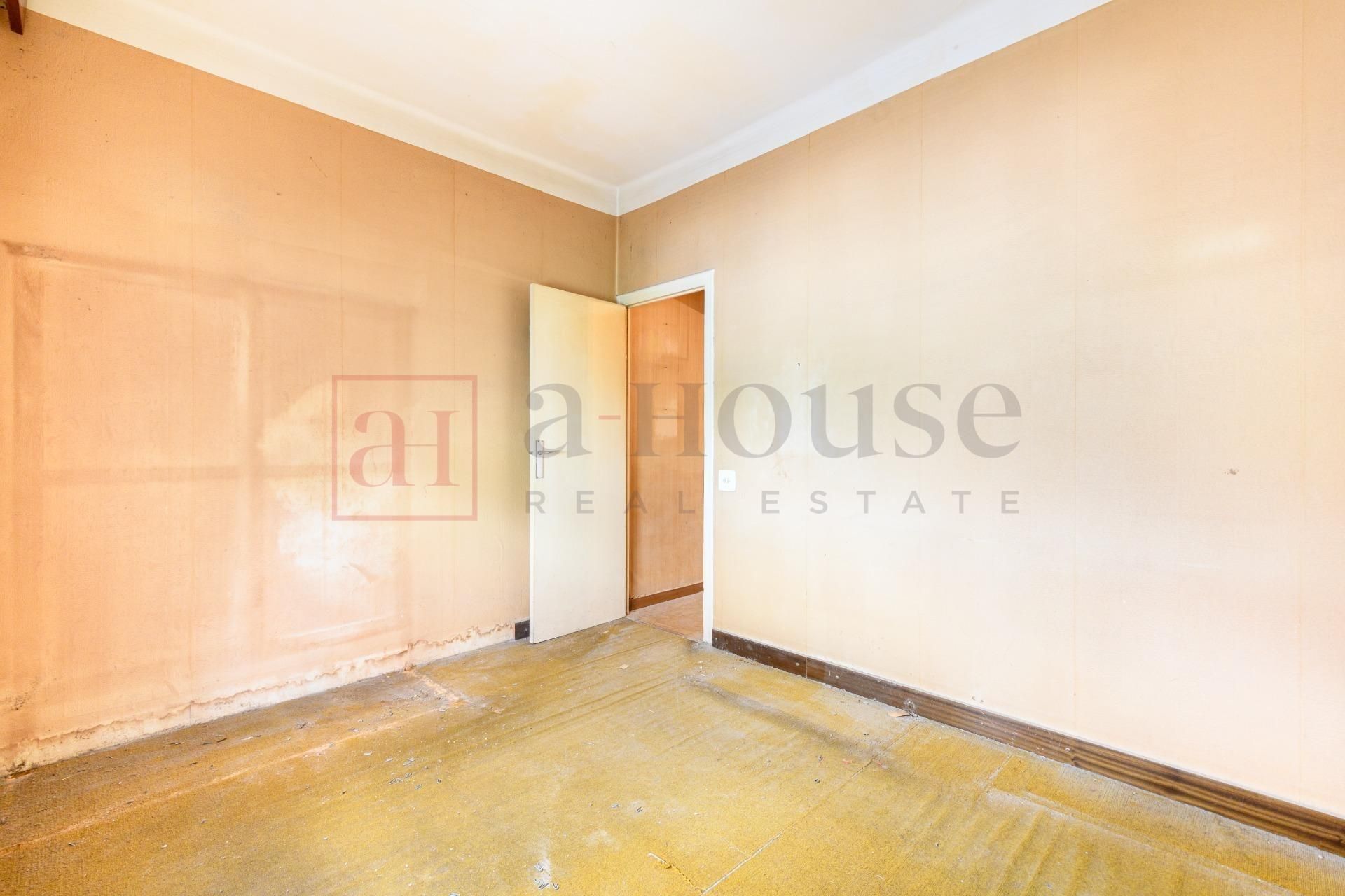 Habitación de Piso en venta en  Barcelona Capital con Calefacción y Balcón