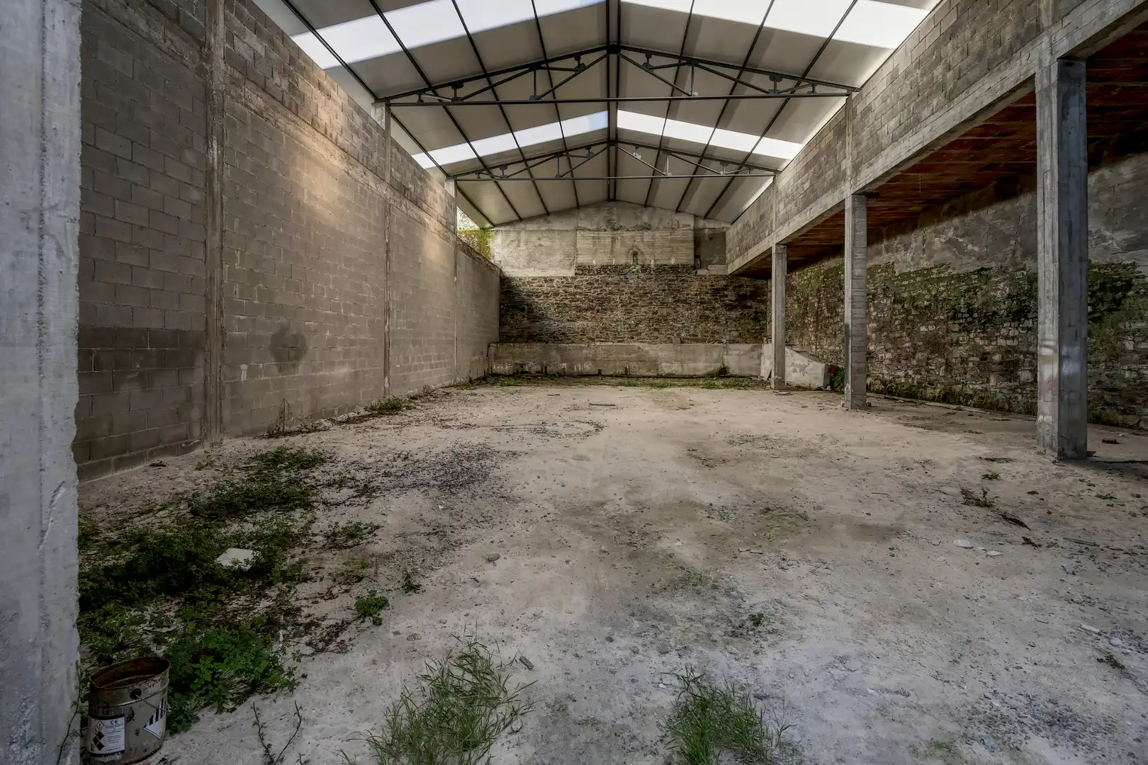 Industrial buildings for sale in Miño