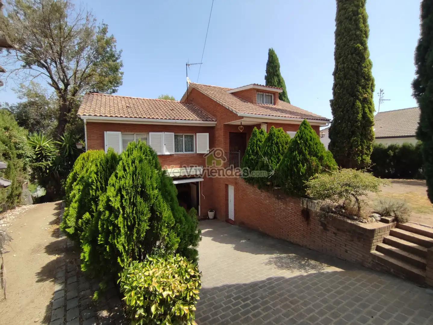 Vista exterior de Casa o xalet en venda en Esparreguera amb Aire condicionat, Calefacció i Jardí privat