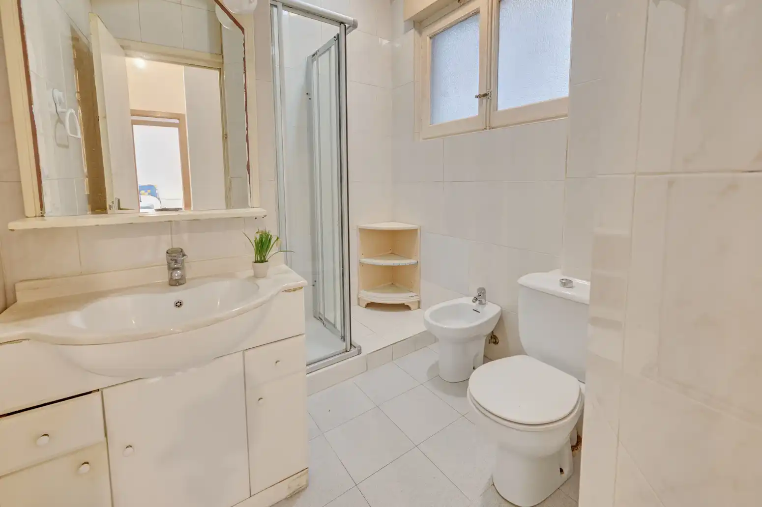 Bathroom of Flat for sale in  Pamplona / Iruña  with Heating and Parquet flooring