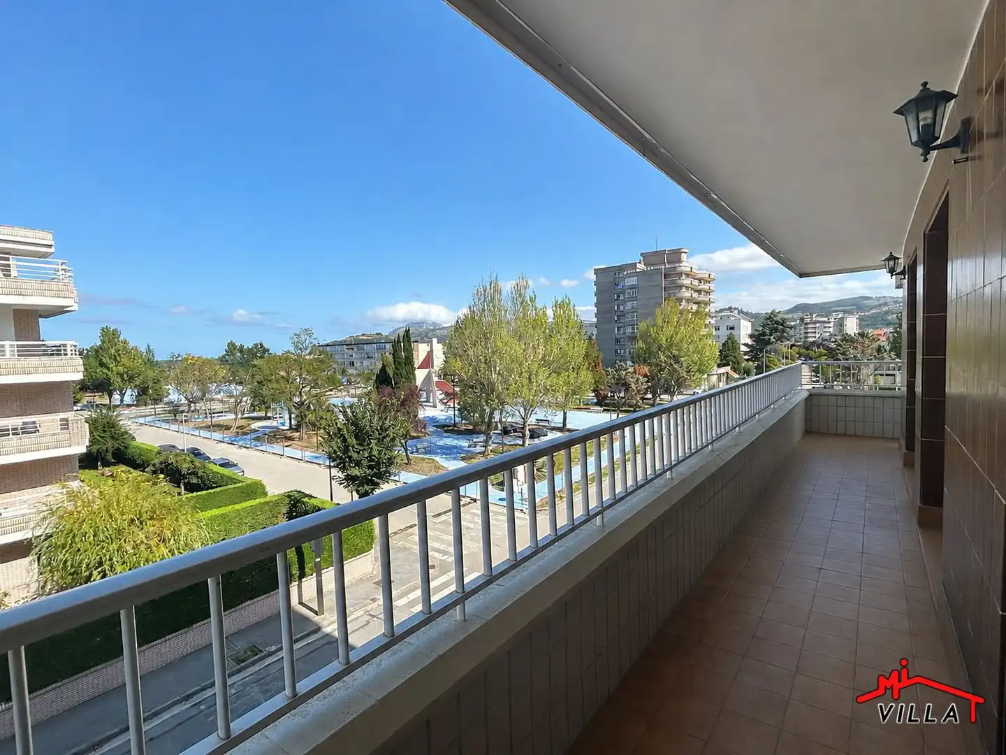 Vista exterior de Piso en venta en Laredo con Calefacción y Terraza
