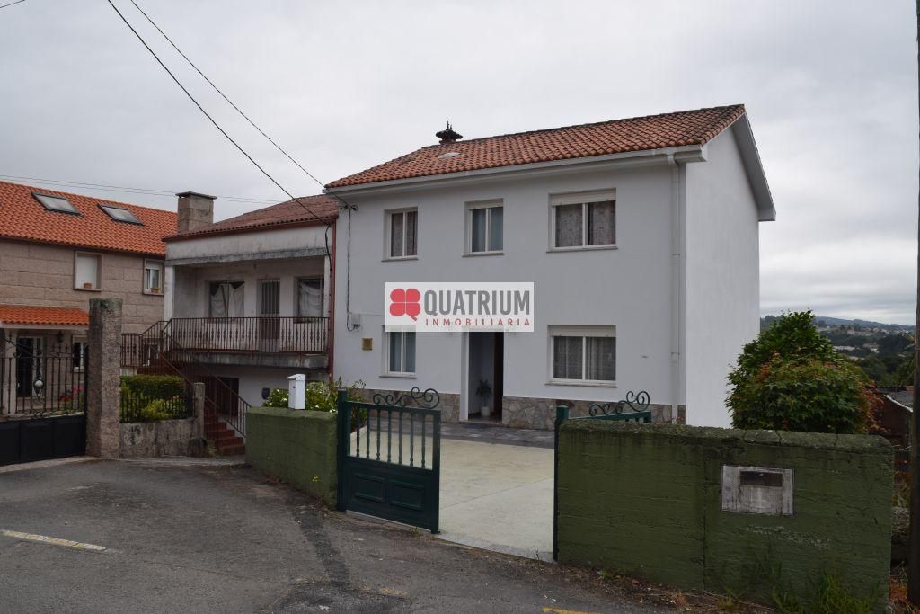 Exterior view of House or chalet for sale in Santiago de Compostela   with Private garden and Storage room