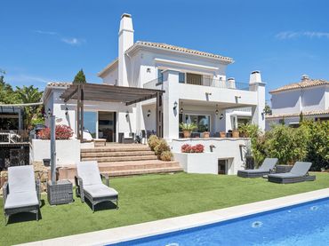 Chalet con piscina en venta en Chullera