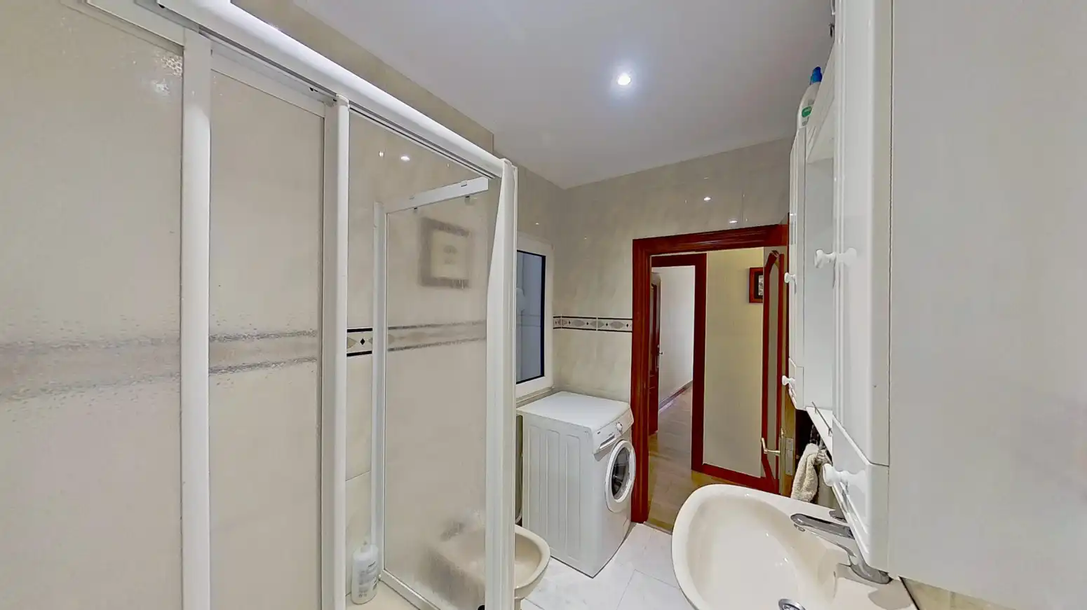 Bathroom of Flat for sale in Torrelavega   with Heating, Parquet flooring and Storage room