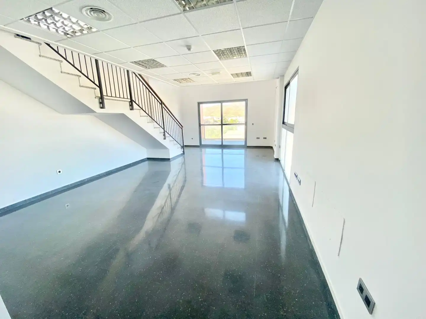 Büro zum Verkauf in Lorca mit Heizung und Terrasse