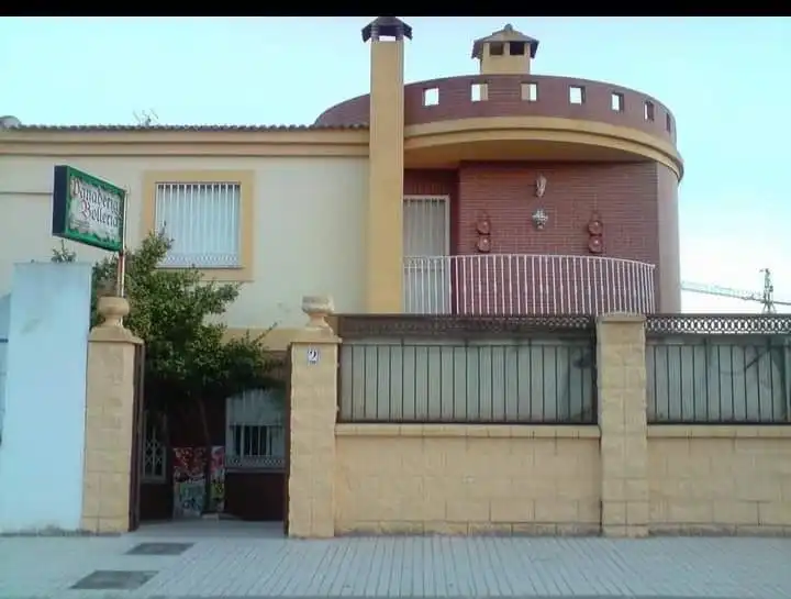 Vista exterior de Casa o chalet en venta en Linares con Aire acondicionado, Jardín privado y Terraza