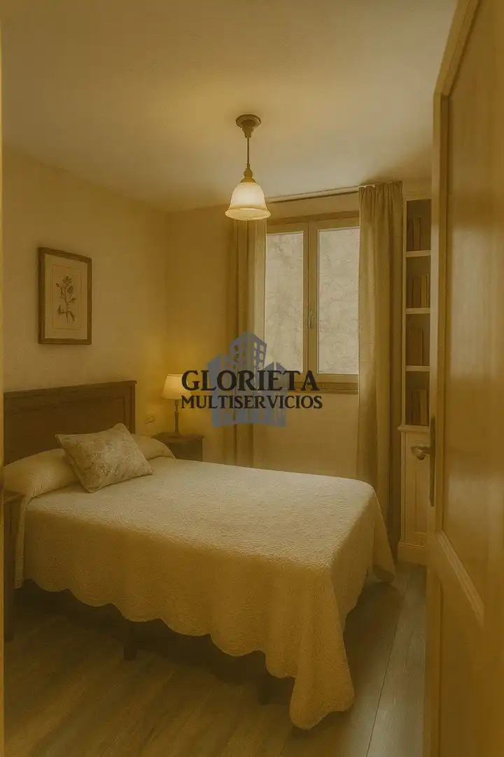 Habitación de Piso en venta en Vigo  con Calefacción, Trastero y Amueblado