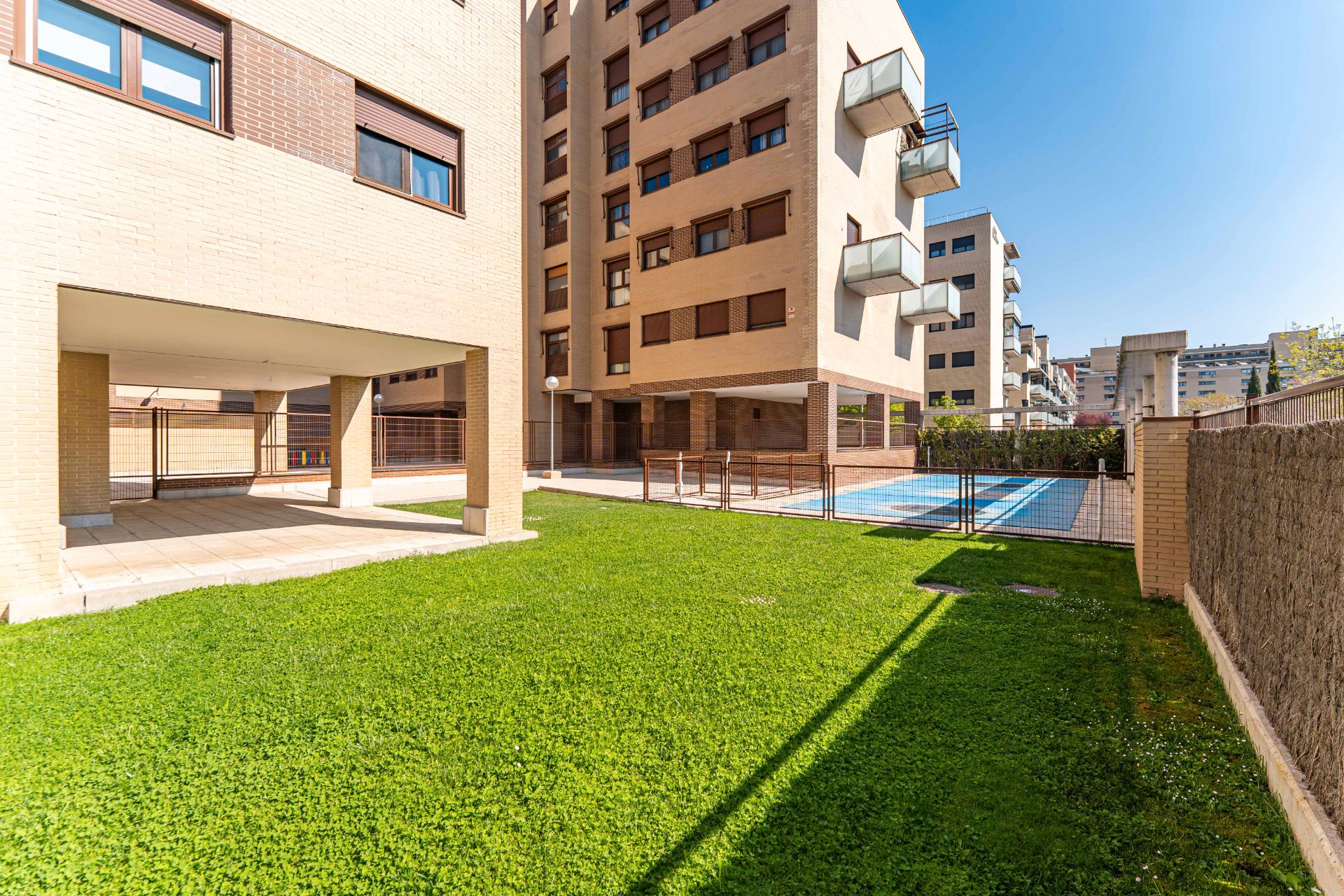 Vista exterior de Piso en venta en Móstoles con Aire acondicionado, Calefacción y Jardín privado