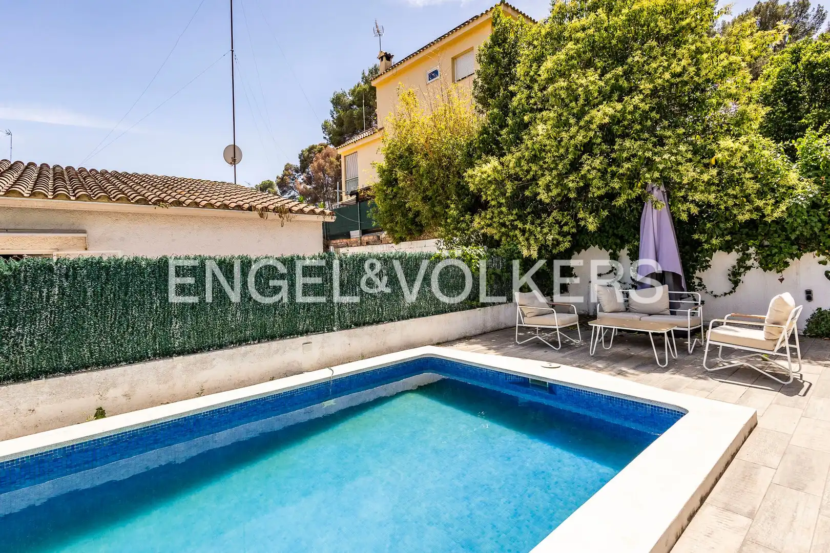 Piscina de Casa o xalet en venda en Castelldefels amb Aire condicionat, Calefacció i Parquet