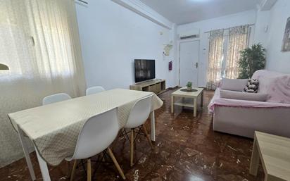 Vista exterior de Pis en venda en Benalmádena amb Jardí privat, Terrassa i Piscina comunitària
