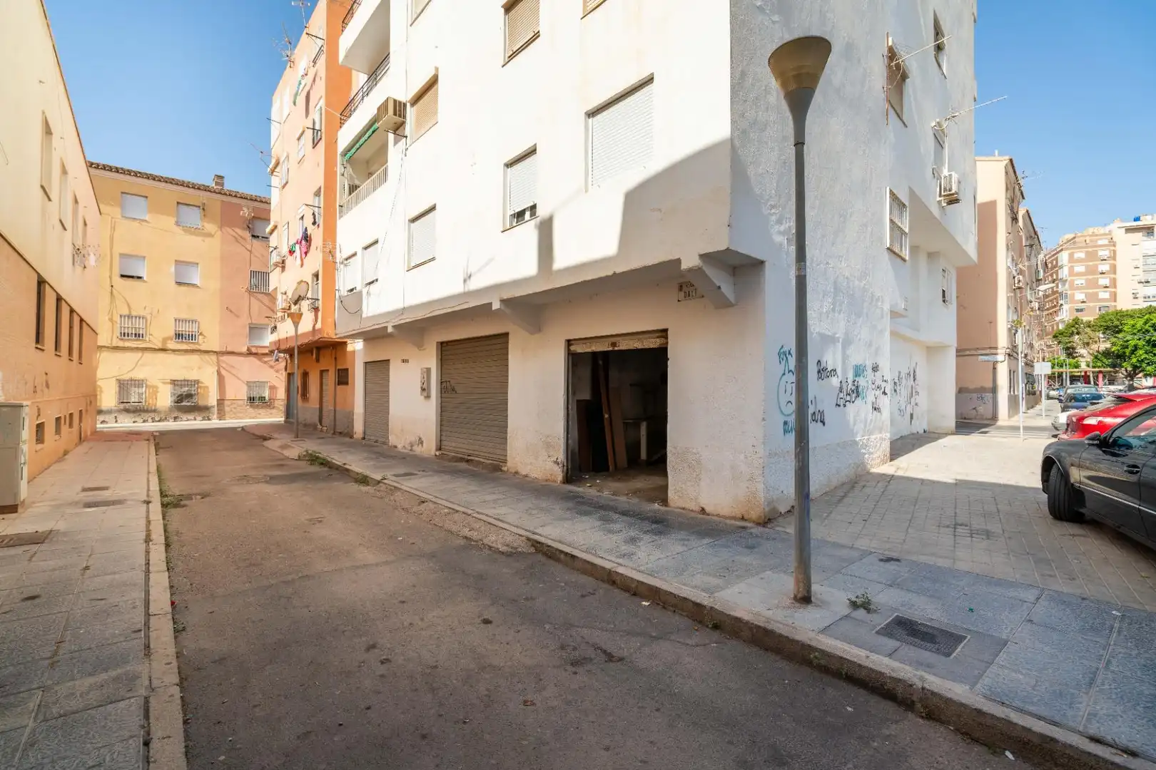 Vista exterior de Local en venta en Almería