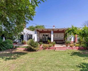 Vista exterior de Finca rústica en venda en Alcalá del Río amb Aire condicionat, Calefacció i Jardí privat