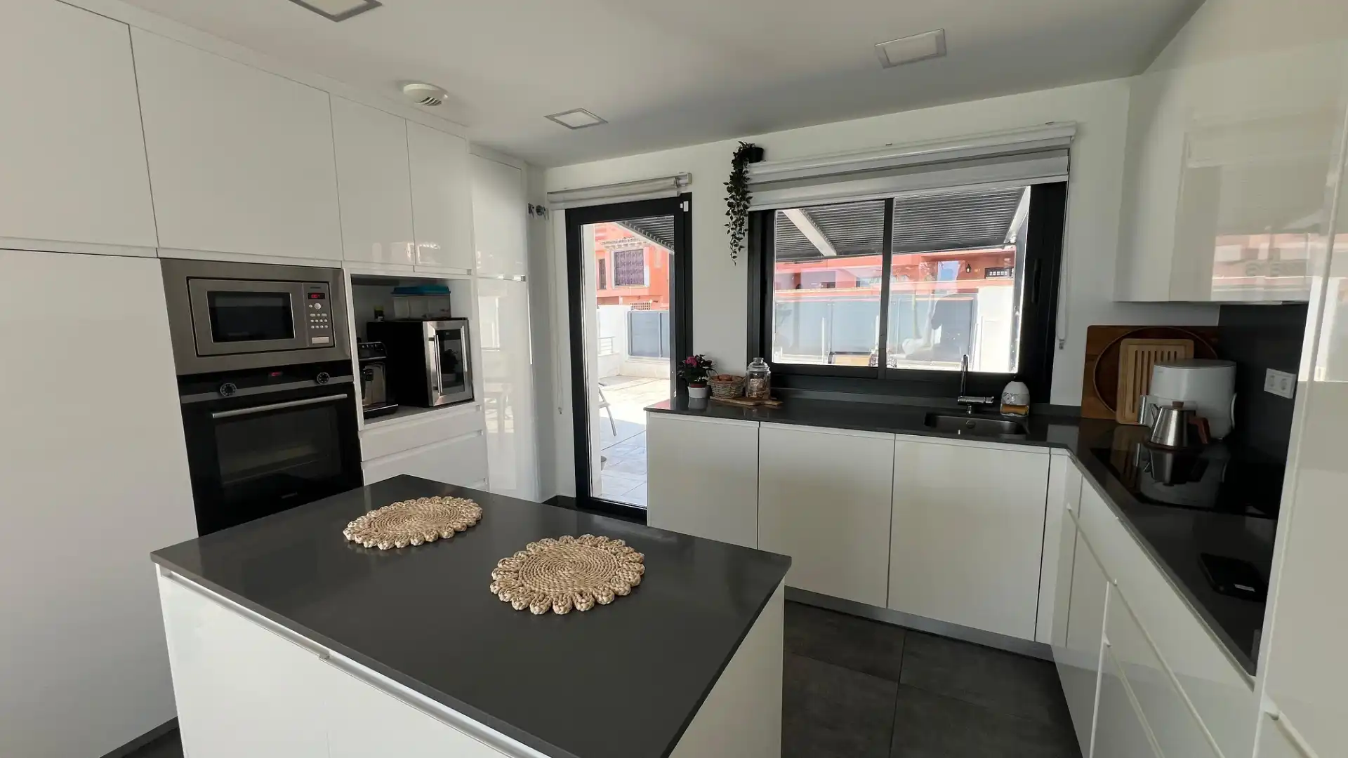 Cocina de Casa adosada en venta en Alhaurín de la Torre con Aire acondicionado, Jardín privado y Terraza