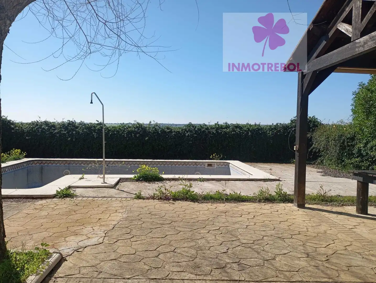 Piscina de Casa o xalet en venda en Carrión de los Céspedes amb Jardí privat, Parquet i Piscina