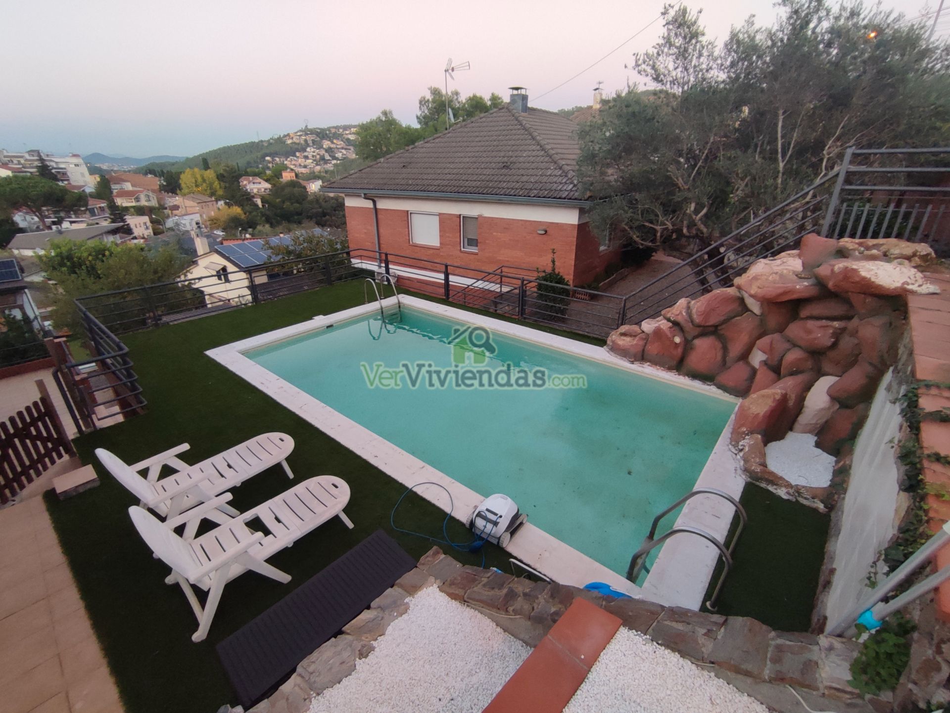 Casa o chalet en venta en Carrer Amadeu Vives, 17, Torrelles de Llobregat