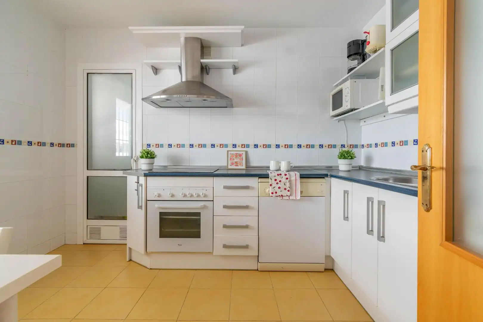 Cocina de Piso en venta en Almería con Aire acondicionado, Terraza y Balcón