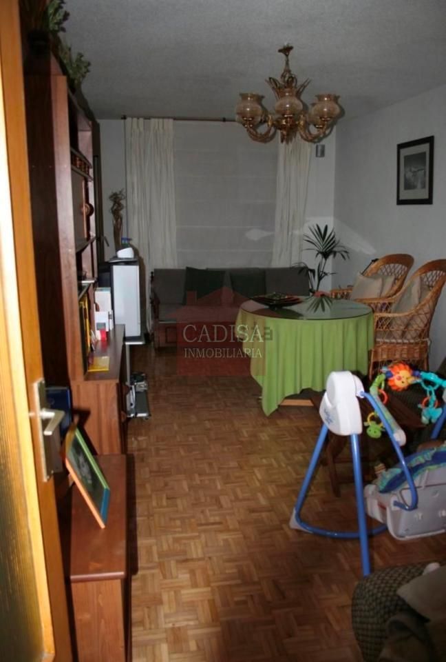 Sala d'estar de Pis en venda en Salamanca Capital amb Calefacció, Parquet i Traster