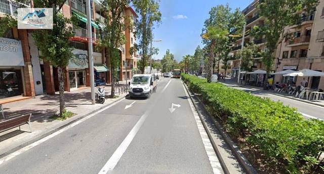 Local comercial en Venta en Passeig de Valldaura en La Guineueta