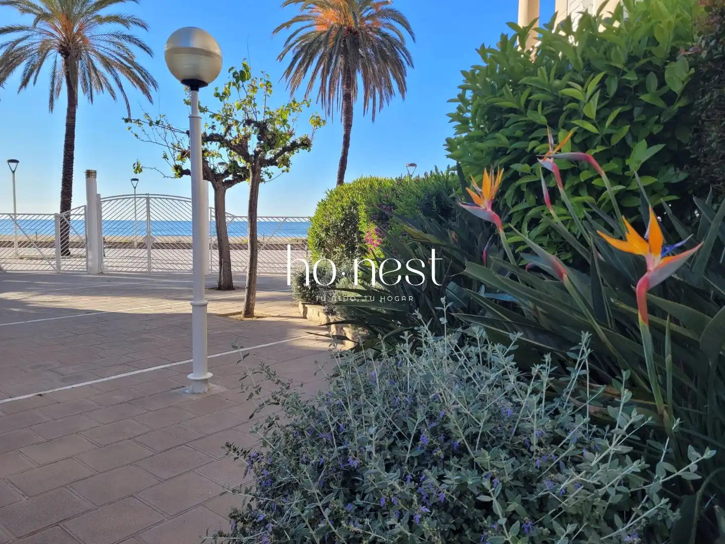 Erdgeschoss zum Verkauf in El Vendrell mit Terrasse, Abstellraum und Gemeinschaftspool