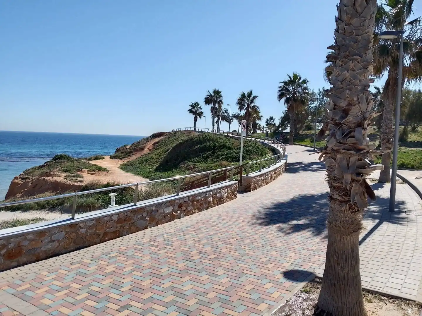 Vista exterior de Àtic en venda en Pilar de la Horadada amb Aire condicionat, Jardí privat i Terrassa