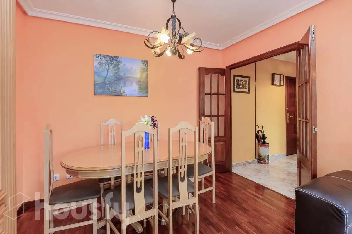 Flat for sale in Calle Mieres, Sama
