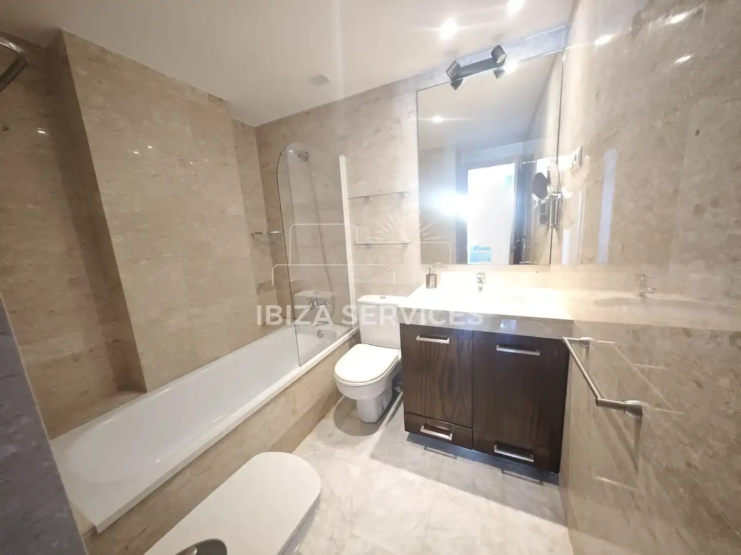 Appartamento con piscina in affitto a Marina Botafoc - Platja de Talamanca, imagen 12