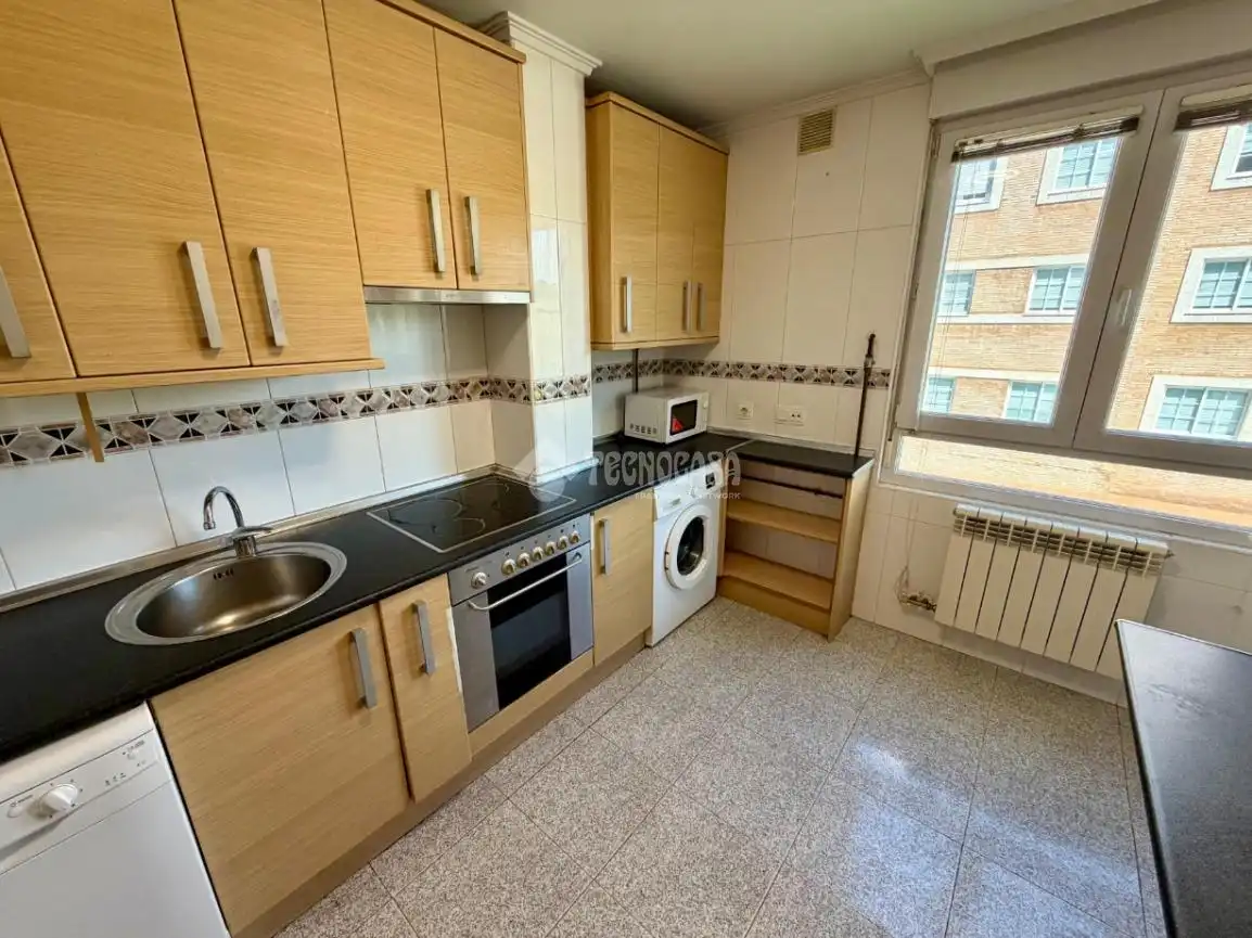 Küche von Wohnung zum Verkauf in León Capital  mit Heizung, Parkett und Terrasse