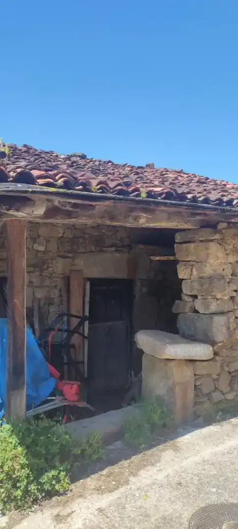 Vista exterior de Casa adosada en venda en Caso amb Balcó