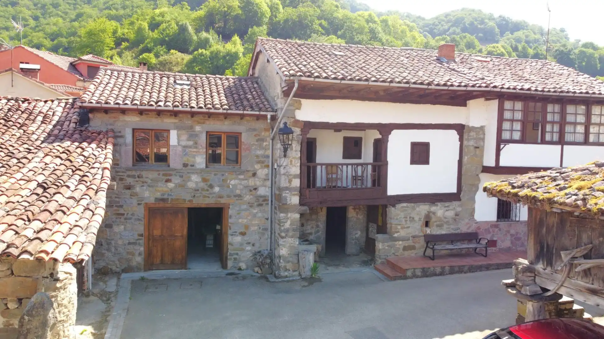 Country house with garden for sale in POLA DEL PINO 50