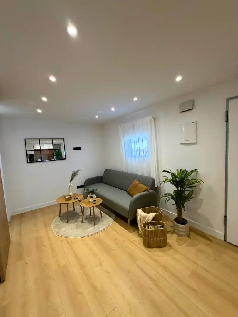 Sala de estar de Piso en venta en Oviedo  con Calefacción, Parquet y Terraza