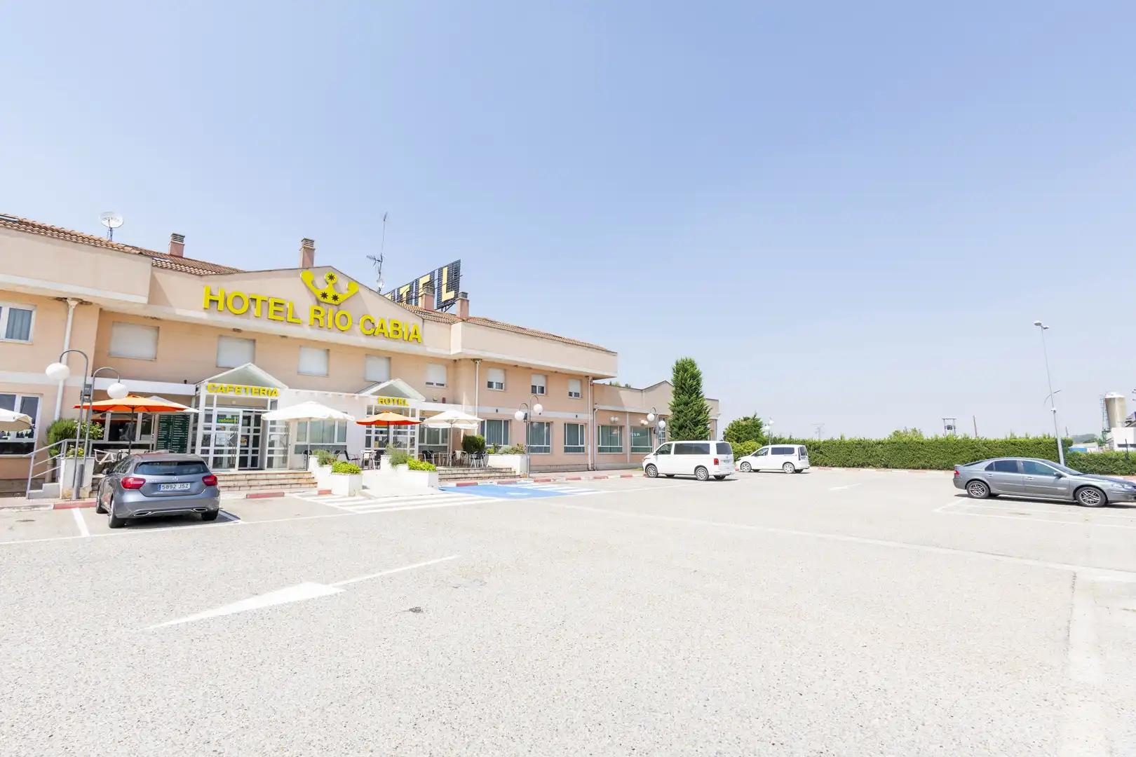 Edificio en venta en Cavia