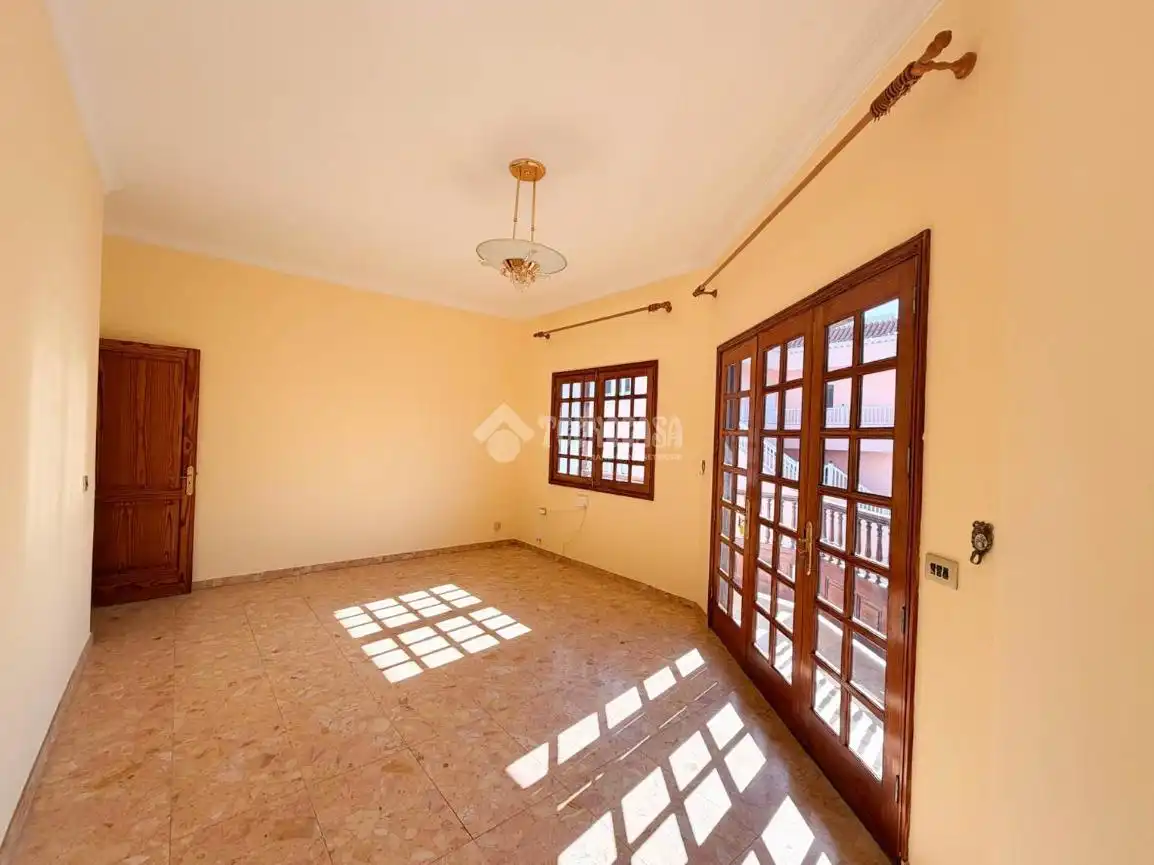 Habitación de Casa adosada en venta en Ingenio con Terraza y Balcón