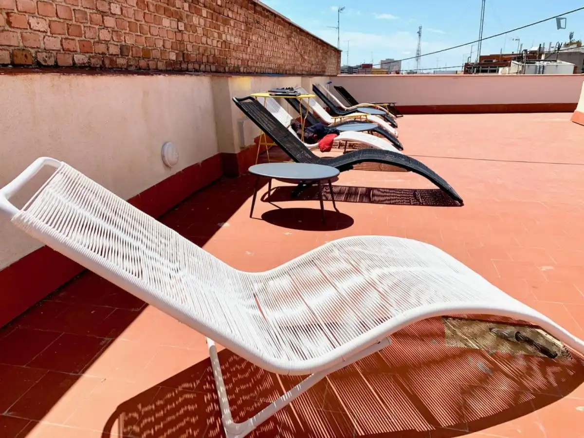 Terrace of Apartments for share in Madrid  with Heating, Furnished and Oven
