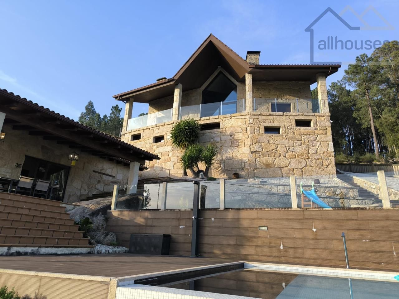 Vista exterior de Casa o xalet en venda en Tui amb Calefacció, Jardí privat i Terrassa