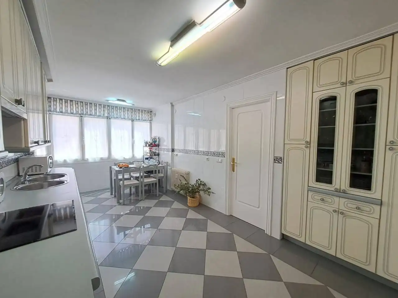 Kitchen of Flat for sale in Burgos  with Heating, Terrace and Alarm