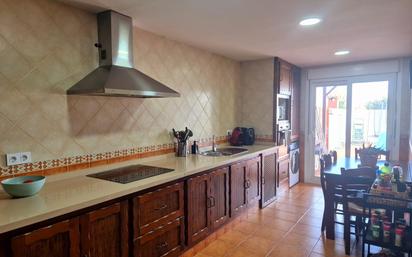 Kitchen of Single-family semi-detached for sale in Algeciras  with Air Conditioner, Private garden and Terrace