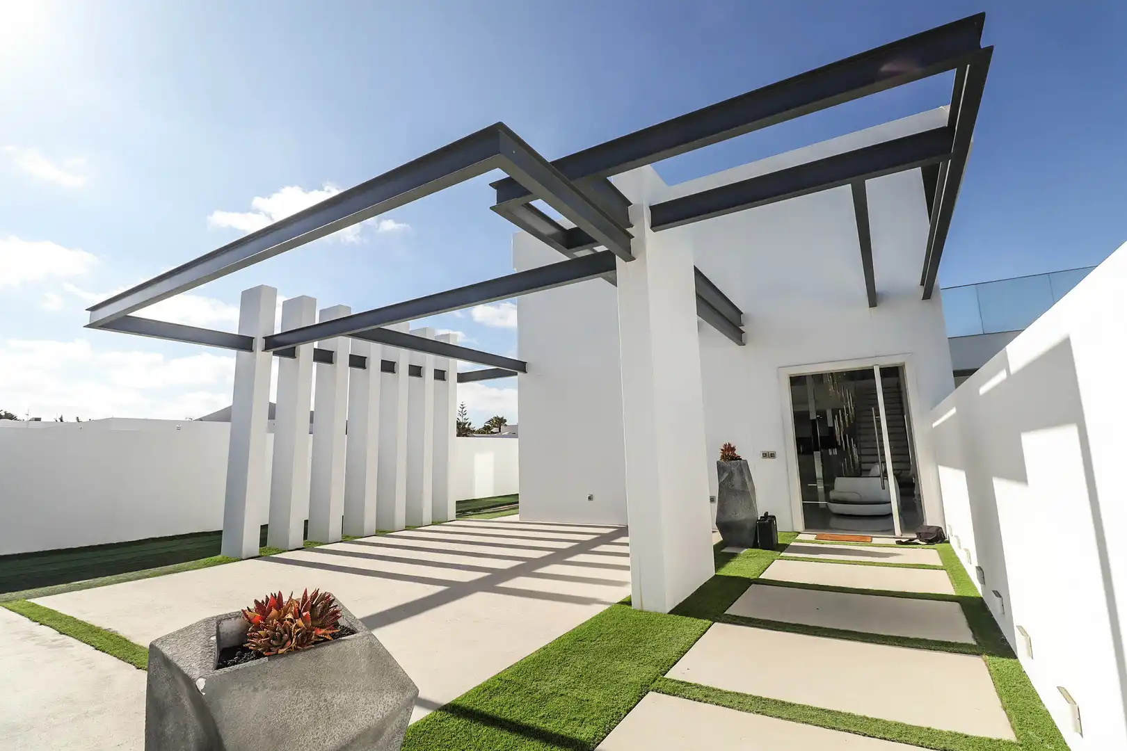 Vista exterior de Casa o chalet en venta en Teguise con Piscina y Amueblado