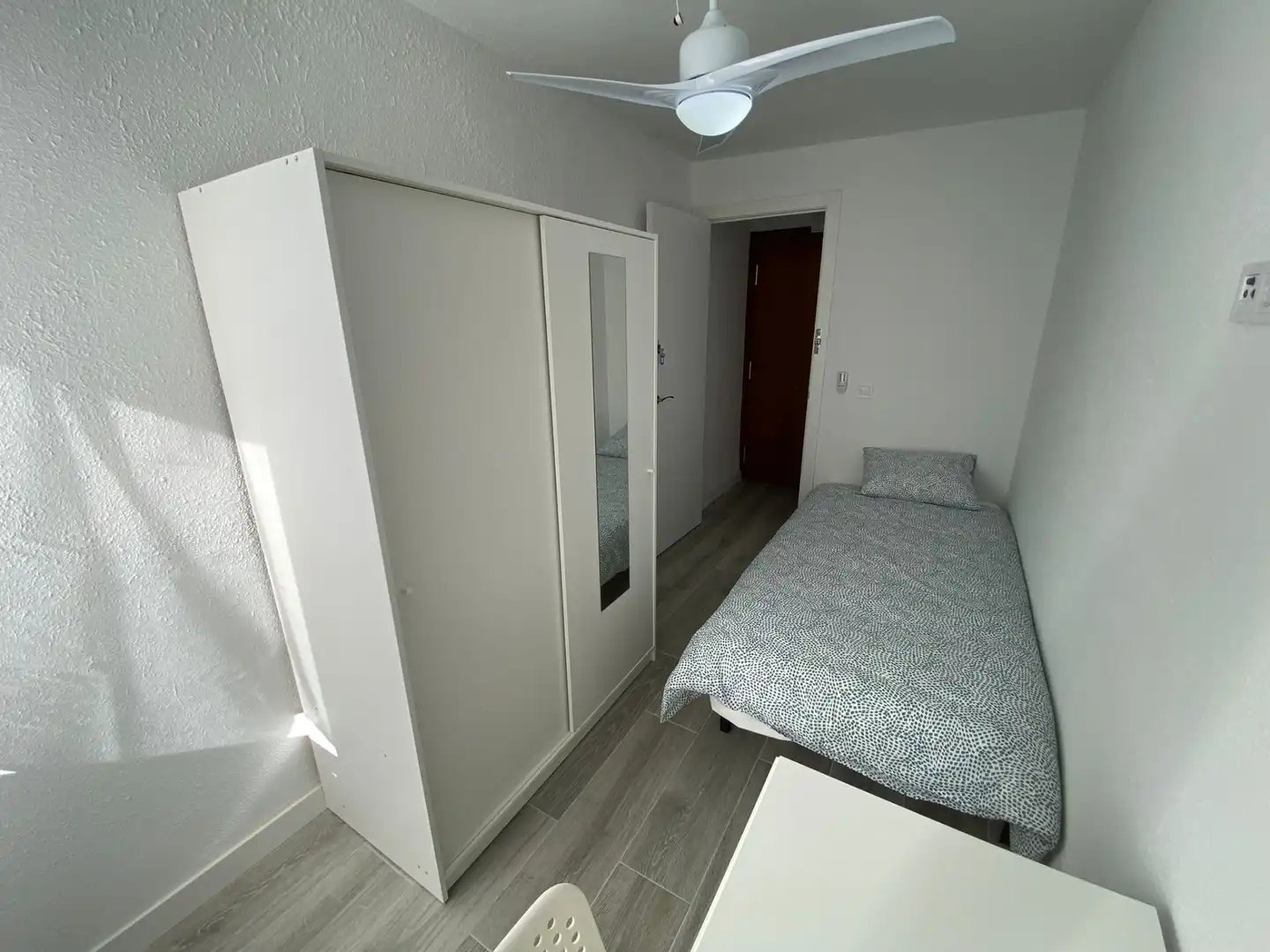 Habitación de Piso de alquiler en Madrid con Calefacción, Amueblado y Horno