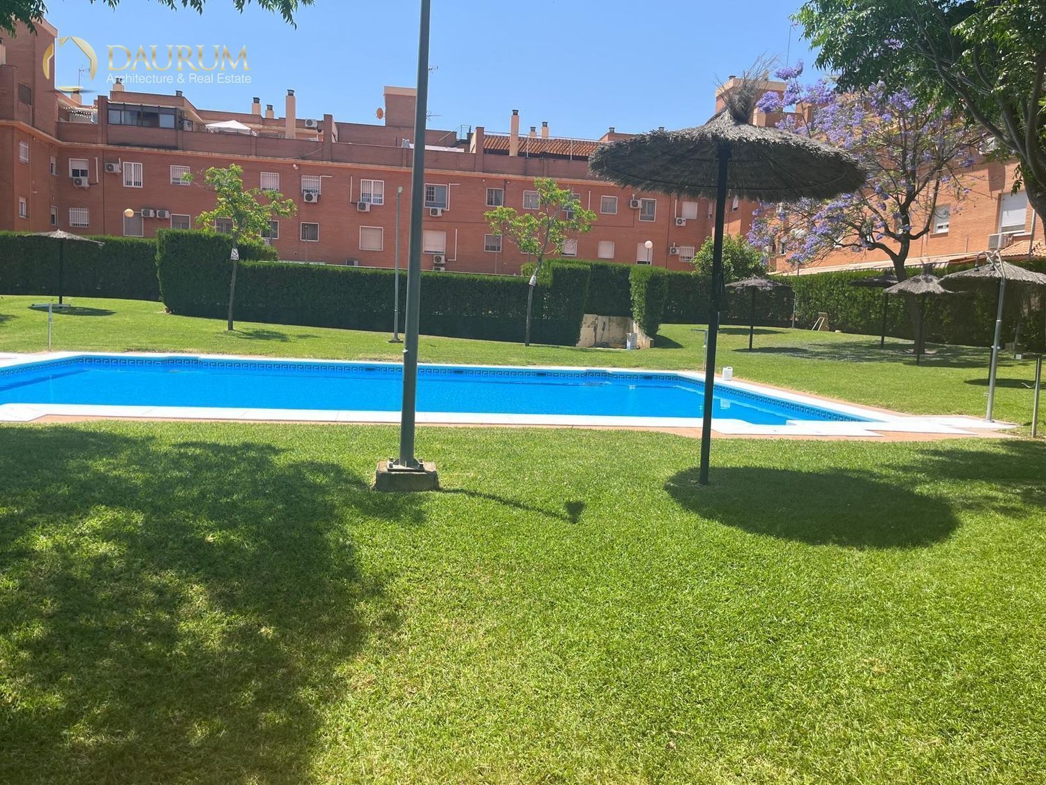 Piscina de Pis en venda en Montequinto amb Aire condicionat, Piscina i Piscina comunitària