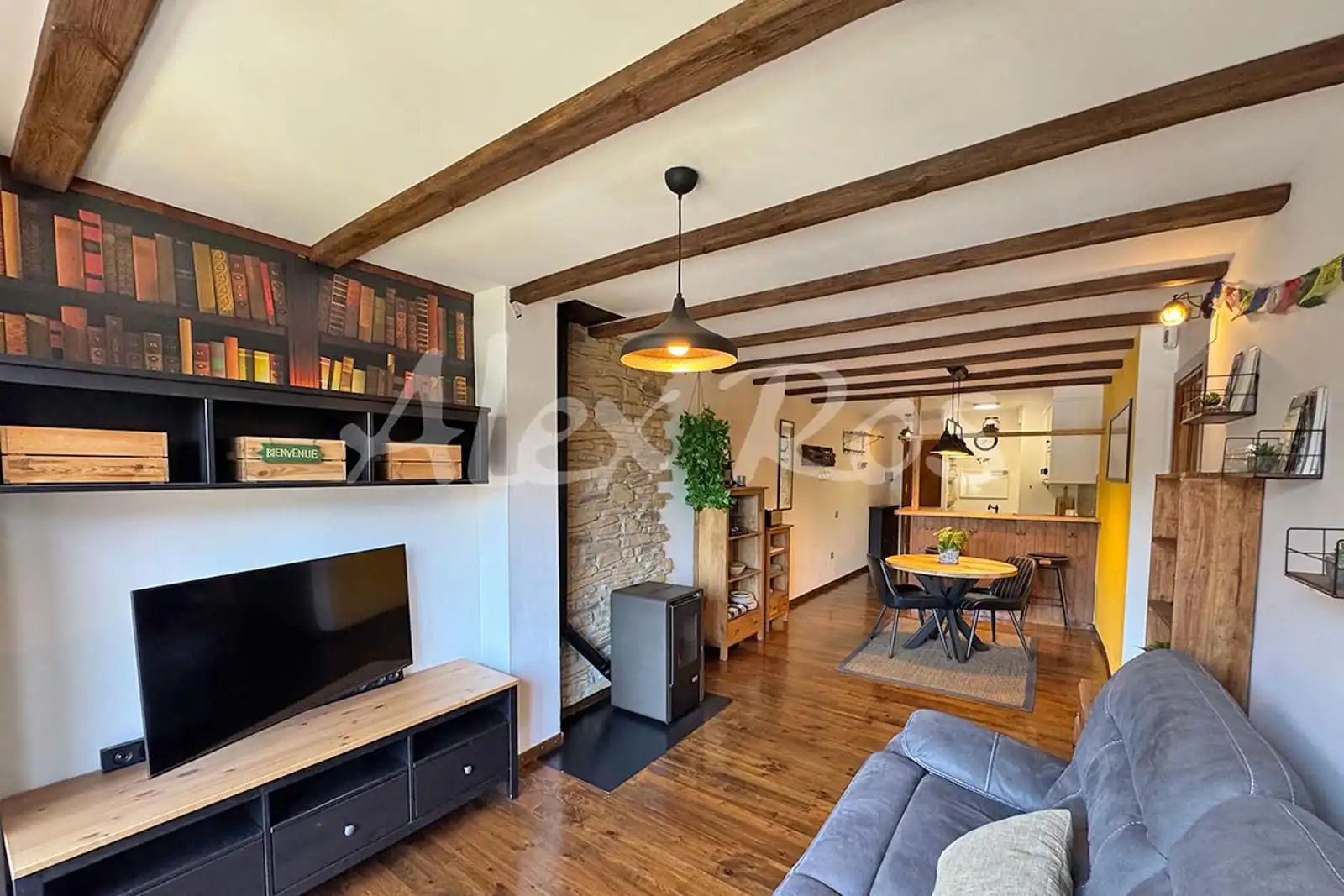 Wohnzimmer von Wohnungen zum Verkauf in Bellver de Cerdanya mit Terrasse, Abstellraum und Möbliert