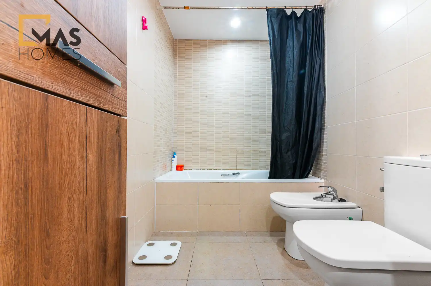 Badezimmer von Erdgeschoss zum Verkauf in Martorell mit Balkon