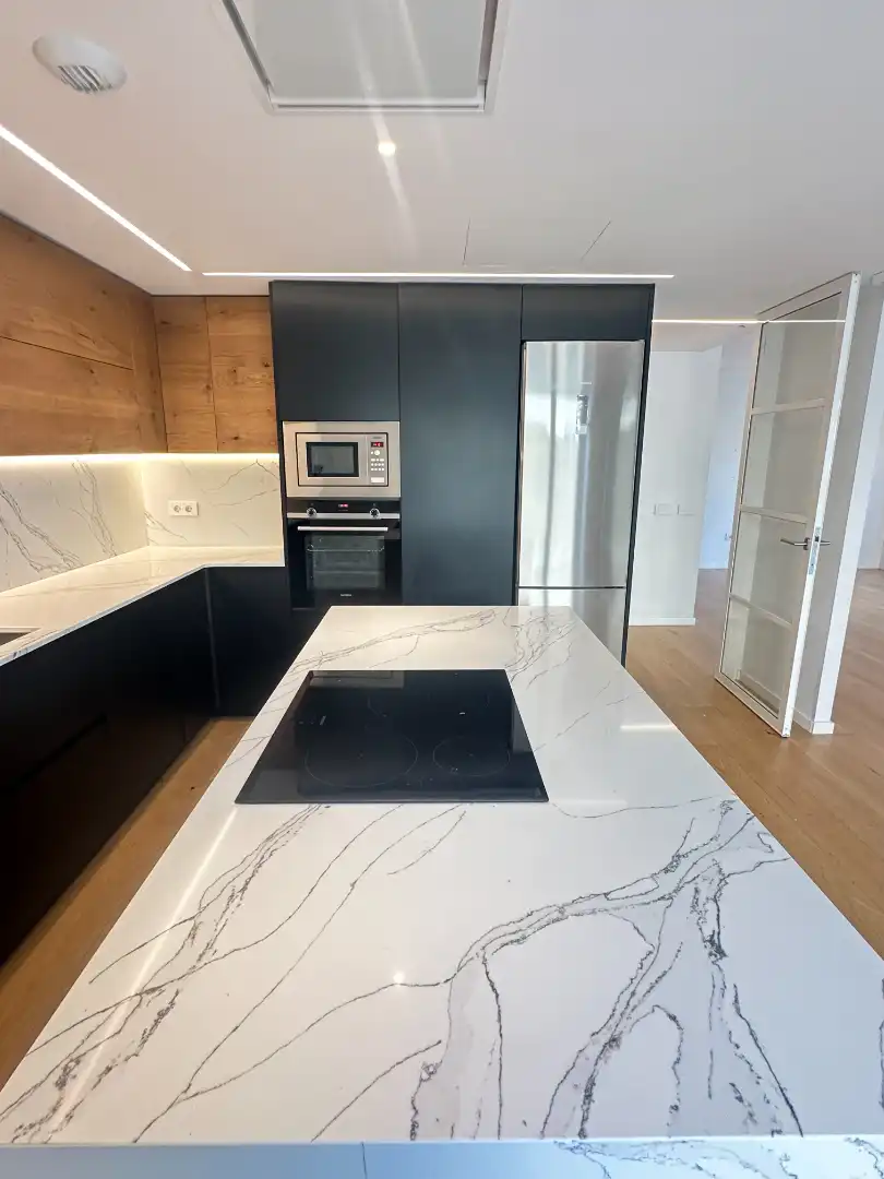Cuina de Àtic de lloguer en Valencia amb Aire condicionat, Calefacció i Parquet