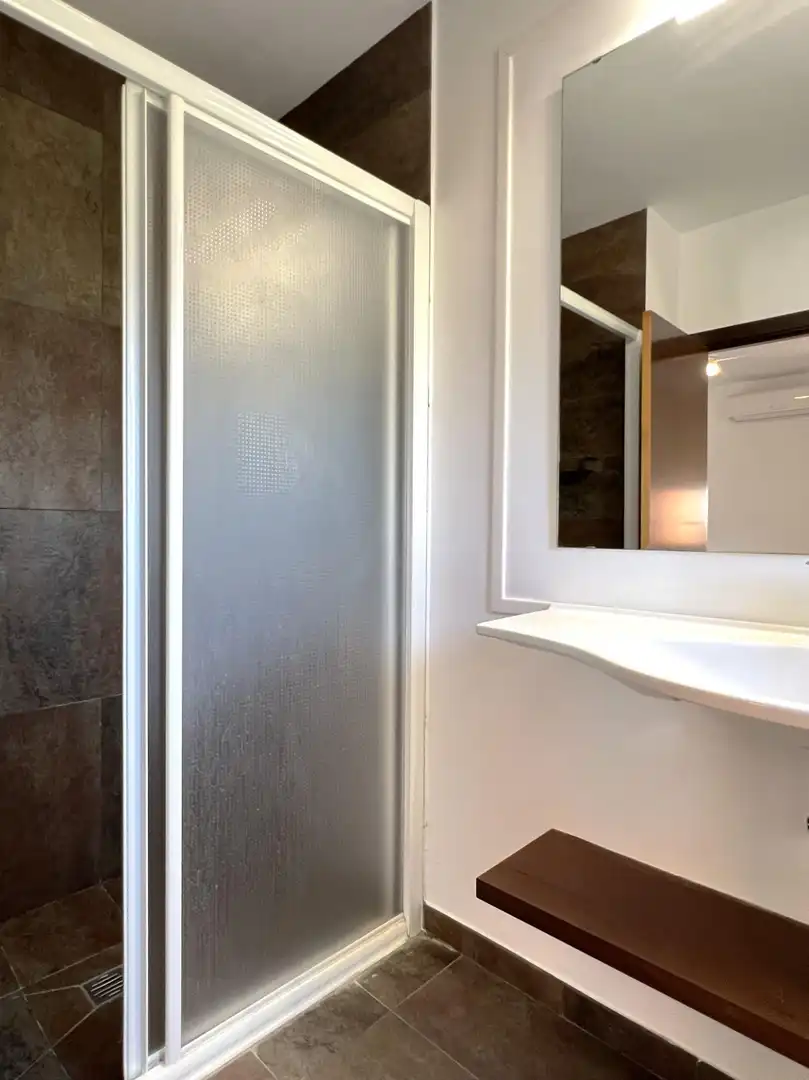 Bathroom of Houses for sale in Sant Pere Pescador  with Air Conditioner, Heating and Private garden