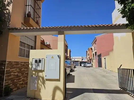 Vista exterior de Casa o chalet en venta en La Rinconada