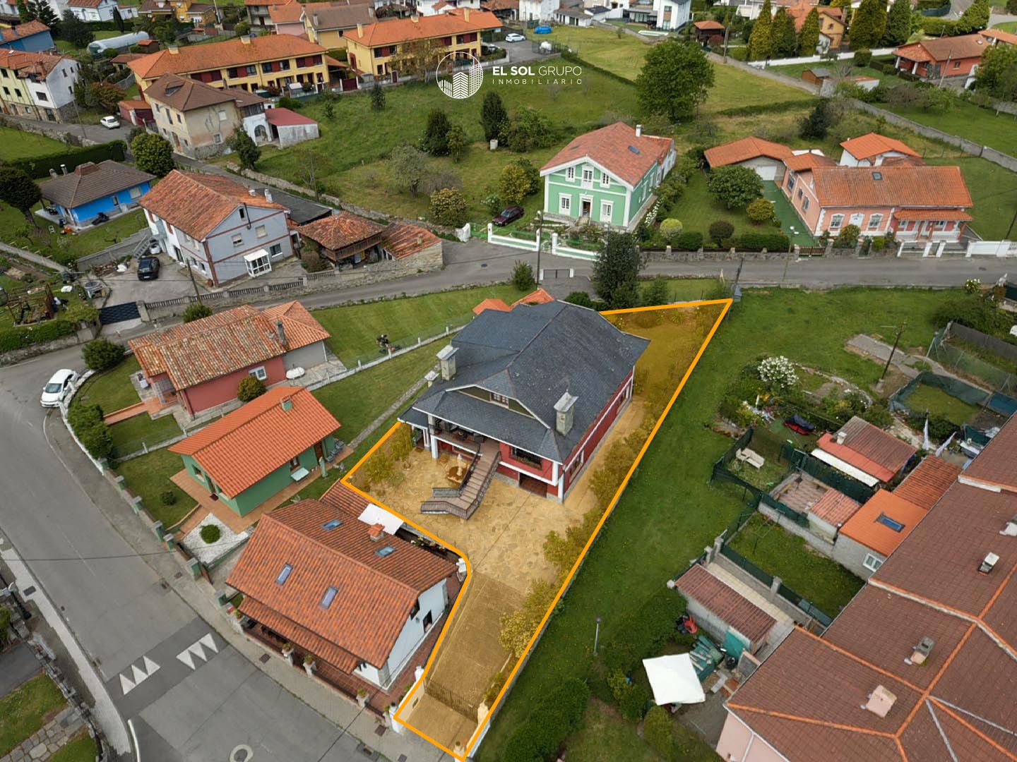 Casa o xalet en venda en Muros de Nalón amb Calefacció, Jardí privat i Parquet