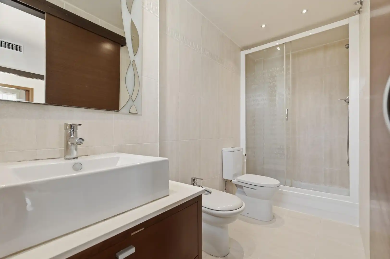 Baño de Ático en venta en Catarroja con Aire acondicionado, Calefacción y Terraza