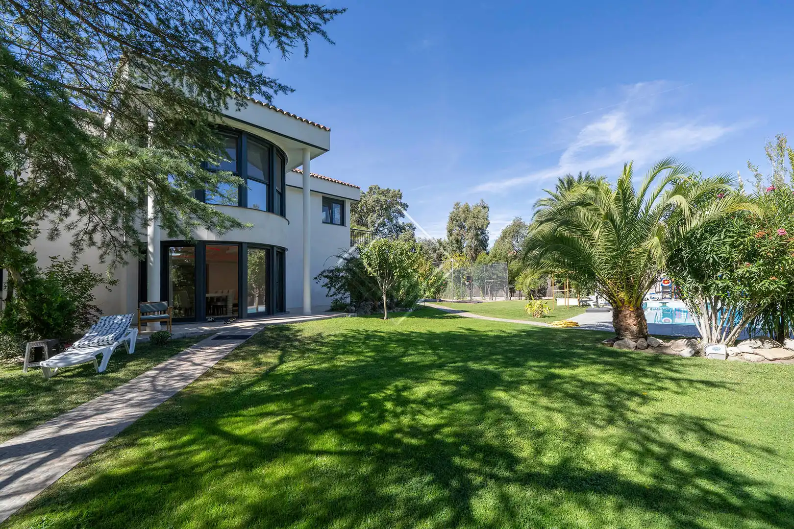 Detached house with pool for sale in Urbanización Este - Montepríncipe, imagen 6