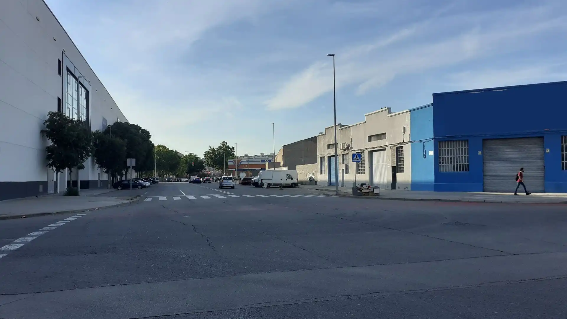 Vista exterior de Nau industrial en venda en L'Hospitalet de Llobregat